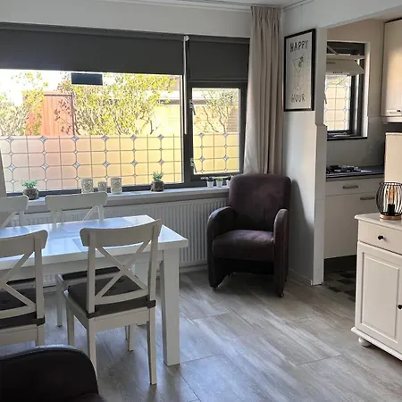 Beach-house27 Holiday home *