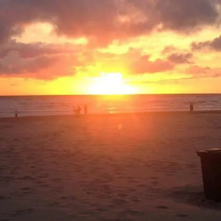 Holiday home Beach-house27 Egmond aan Zee